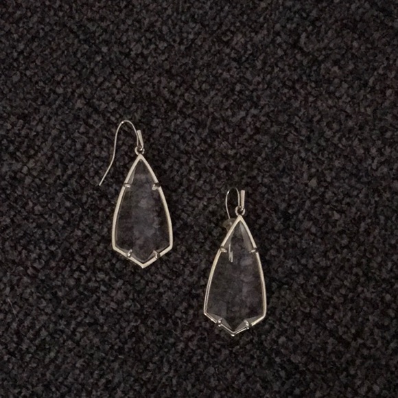 Kendra Scott Earrings - Picture 1 of 1